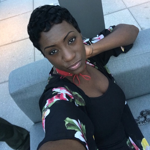 Meet your Posher, Antonette - Picture 1 of 5